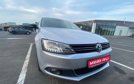 Volkswagen Jetta VI, 2014 год, 1 350 000 рублей, 3 фотография
