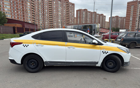 Hyundai Solaris II рестайлинг, 2020 год, 1 000 000 рублей, 2 фотография
