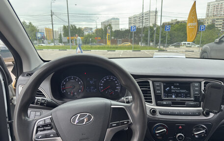 Hyundai Solaris II рестайлинг, 2020 год, 1 000 000 рублей, 6 фотография