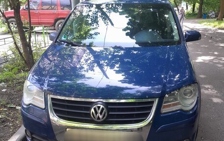 Volkswagen Touran III, 2007 год, 450 000 рублей, 1 фотография