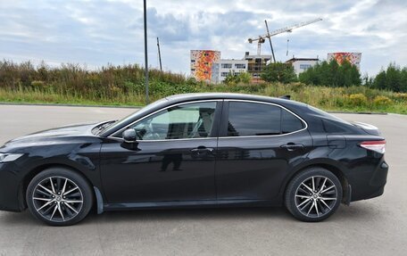 Toyota Camry, 2021 год, 2 300 000 рублей, 5 фотография