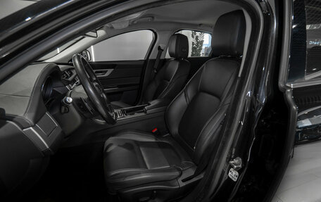 Jaguar XF II, 2016 год, 2 145 000 рублей, 9 фотография