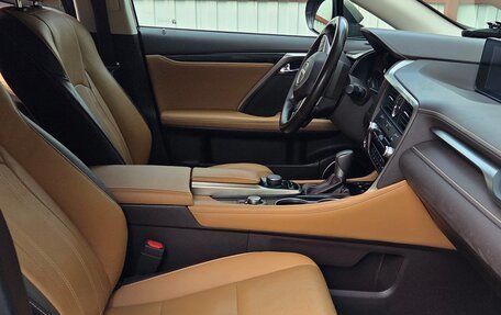 Lexus RX IV рестайлинг, 2016 год, 3 800 000 рублей, 19 фотография