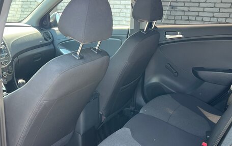 Hyundai Solaris II рестайлинг, 2012 год, 780 000 рублей, 4 фотография