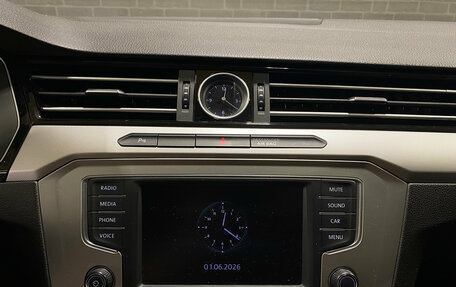 Volkswagen Passat B8 рестайлинг, 2016 год, 1 700 000 рублей, 11 фотография