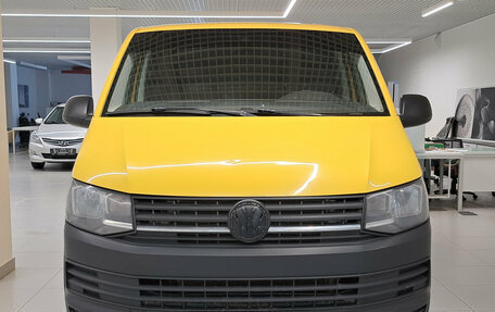 Volkswagen Transporter T6 рестайлинг, 2016 год, 1 685 000 рублей, 6 фотография
