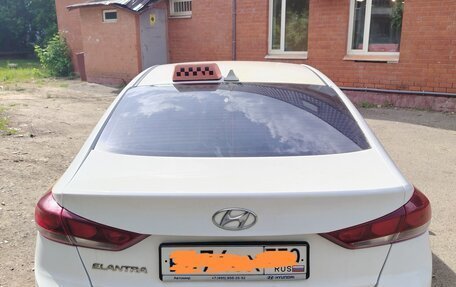 Hyundai Elantra VI рестайлинг, 2018 год, 800 000 рублей, 7 фотография