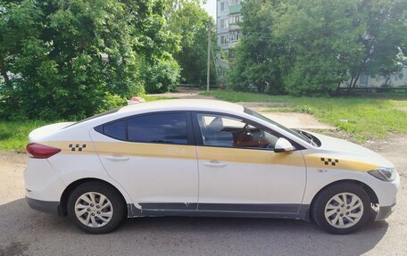 Hyundai Elantra VI рестайлинг, 2018 год, 800 000 рублей, 8 фотография