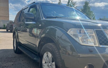 Nissan Pathfinder, 2005 год, 580 000 рублей, 2 фотография