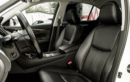Infiniti Q50 I рестайлинг, 2015 год, 1 970 000 рублей, 12 фотография