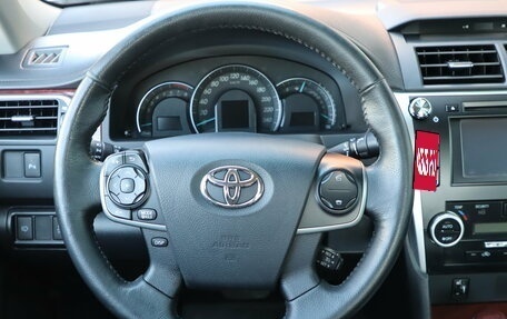 Toyota Camry, 2013 год, 1 890 000 рублей, 10 фотография