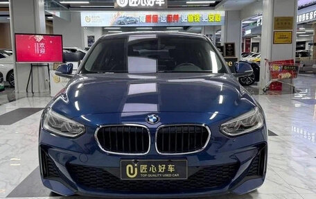 BMW 1 серия, 2022 год, 1 548 000 рублей, 2 фотография