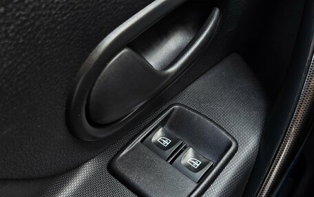 Renault Logan II, 2019 год, 1 250 000 рублей, 17 фотография