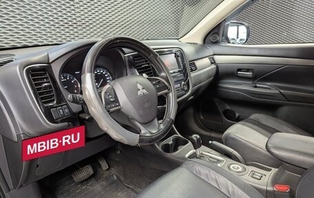 Mitsubishi Outlander III рестайлинг 3, 2014 год, 1 500 000 рублей, 10 фотография