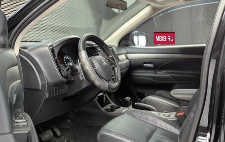 Mitsubishi Outlander III рестайлинг 3, 2014 год, 1 500 000 рублей, 9 фотография