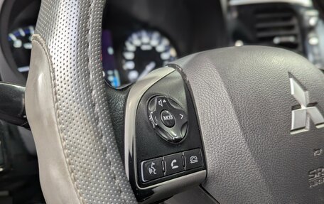 Mitsubishi Outlander III рестайлинг 3, 2014 год, 1 500 000 рублей, 19 фотография