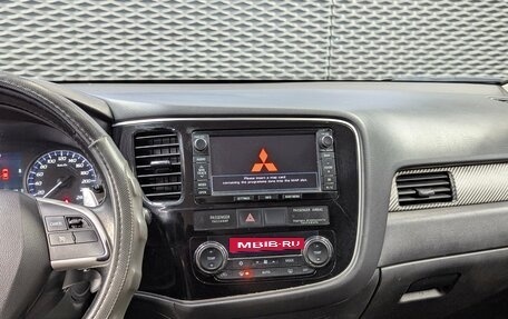 Mitsubishi Outlander III рестайлинг 3, 2014 год, 1 500 000 рублей, 16 фотография