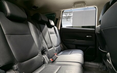 Mitsubishi Outlander III рестайлинг 3, 2014 год, 1 500 000 рублей, 30 фотография