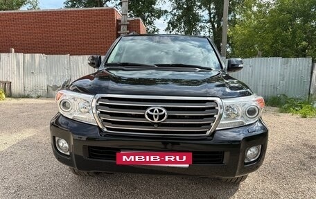 Toyota Land Cruiser 200, 2014 год, 4 050 000 рублей, 2 фотография