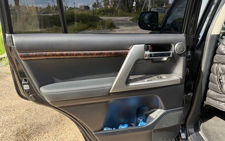 Toyota Land Cruiser 200, 2014 год, 4 050 000 рублей, 21 фотография