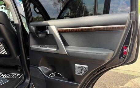 Toyota Land Cruiser 200, 2014 год, 4 050 000 рублей, 28 фотография