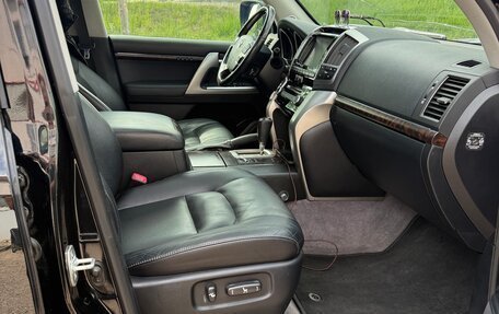 Toyota Land Cruiser 200, 2014 год, 4 050 000 рублей, 31 фотография