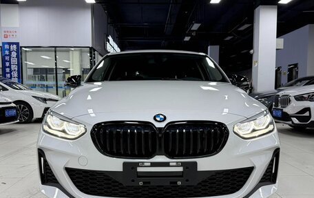BMW 1 серия, 2022 год, 1 680 000 рублей, 2 фотография