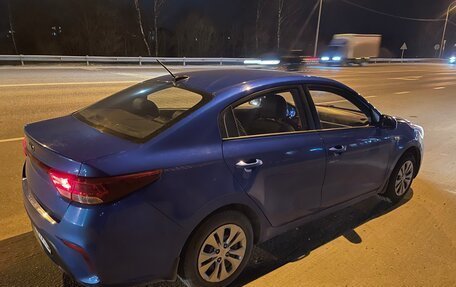KIA Rio IV, 2017 год, 890 000 рублей, 4 фотография