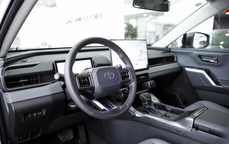 Toyota RAV4, 2025 год, 4 490 000 рублей, 7 фотография