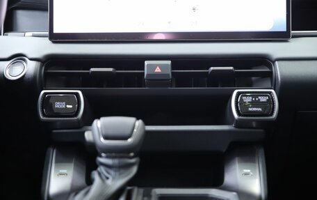 Toyota RAV4, 2025 год, 4 490 000 рублей, 11 фотография