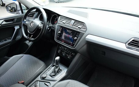 Volkswagen Tiguan II, 2017 год, 2 600 000 рублей, 20 фотография