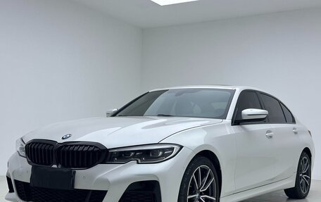 BMW 3 серия, 2022 год, 2 710 000 рублей, 1 фотография