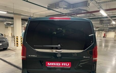 Mercedes-Benz V-Класс, 2018 год, 5 300 000 рублей, 4 фотография