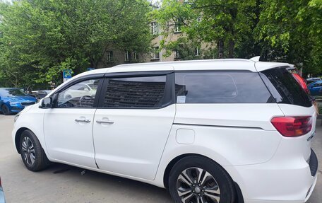 KIA Carnival III, 2020 год, 2 800 000 рублей, 6 фотография