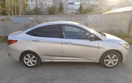 Hyundai Solaris II рестайлинг, 2015 год, 550 000 рублей, 6 фотография