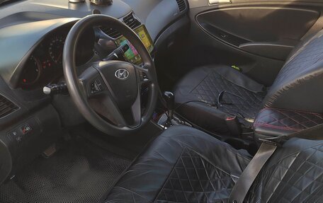 Hyundai Solaris II рестайлинг, 2015 год, 550 000 рублей, 9 фотография