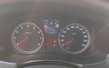 Hyundai Solaris II рестайлинг, 2015 год, 550 000 рублей, 10 фотография