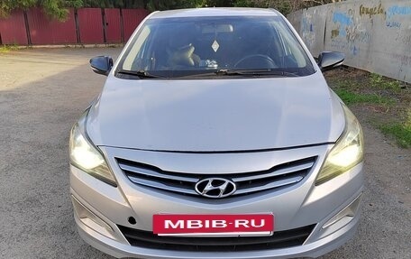 Hyundai Solaris II рестайлинг, 2015 год, 550 000 рублей, 2 фотография