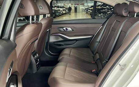 BMW 3 серия, 2022 год, 2 690 000 рублей, 16 фотография