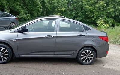 Hyundai Solaris II рестайлинг, 2015 год, 900 000 рублей, 1 фотография