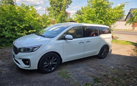 KIA Carnival III, 2019 год, 3 390 000 рублей, 2 фотография