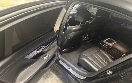 BMW 7 серия, 2018 год, 3 627 000 рублей, 9 фотография