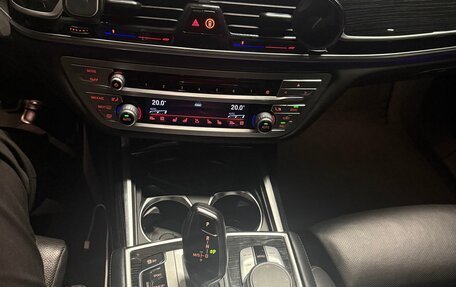 BMW 7 серия, 2018 год, 3 627 000 рублей, 15 фотография