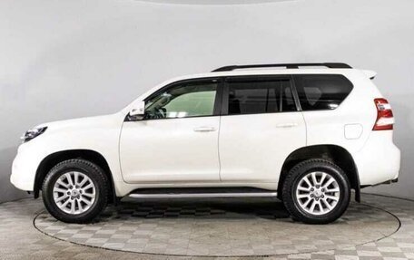 Toyota Land Cruiser Prado 150 рестайлинг 2, 2017 год, 4 100 000 рублей, 6 фотография