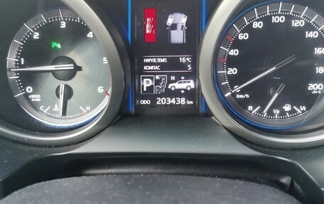 Toyota Land Cruiser Prado 150 рестайлинг 2, 2017 год, 4 100 000 рублей, 12 фотография