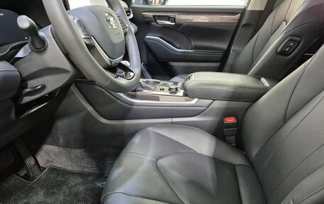 Toyota Highlander, 2026 год, 5 499 000 рублей, 17 фотография
