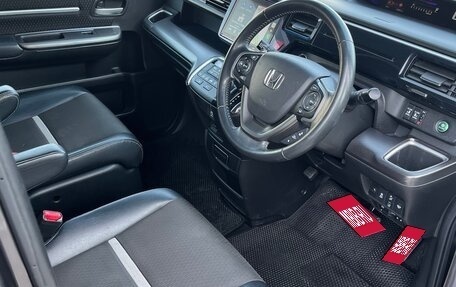 Honda Stepwgn IV, 2018 год, 1 349 999 рублей, 12 фотография
