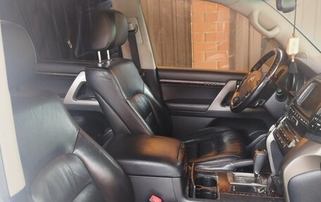 Toyota Land Cruiser 200, 2011 год, 3 500 000 рублей, 6 фотография