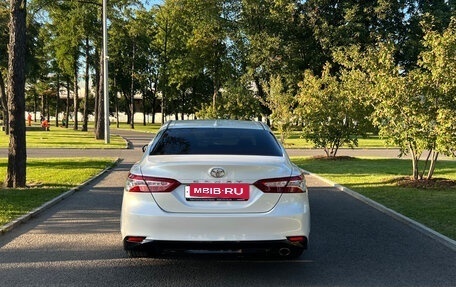 Toyota Camry, 2018 год, 2 650 000 рублей, 6 фотография
