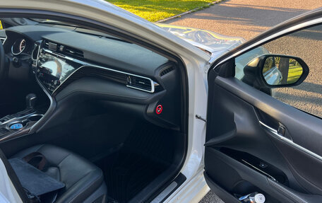 Toyota Camry, 2018 год, 2 650 000 рублей, 11 фотография